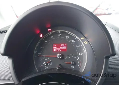 2010 Volkswagen New Beetle 2.5L z USA, uszkodzony, nr VIN 3VWRG3AL7AM004619